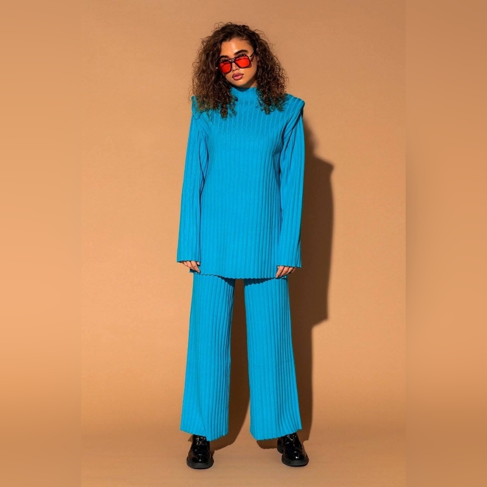 NWT Dressed In LALA  2 PIECE SET